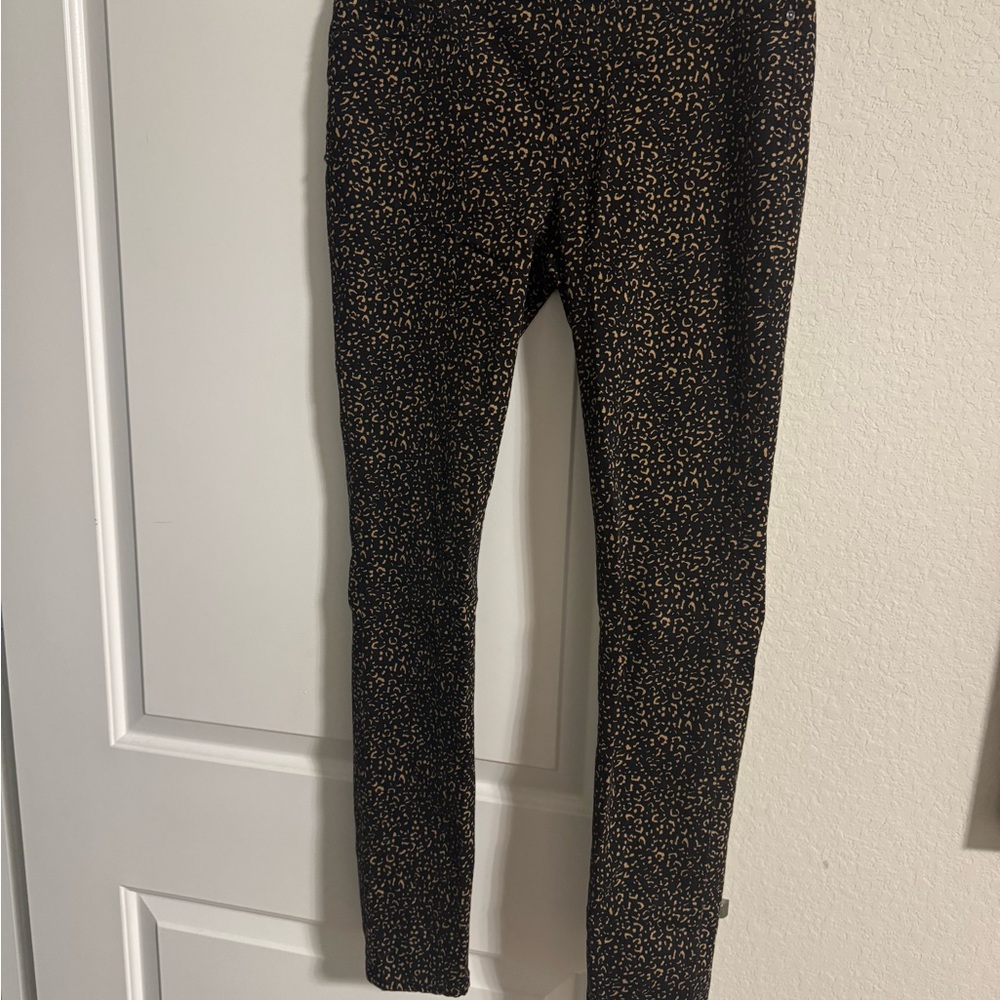 Chico's size 0 Black and Tan Patterned Jeggings
